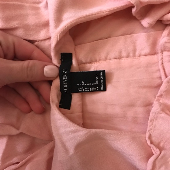 Adorable open back romper - Picture 3 of 3